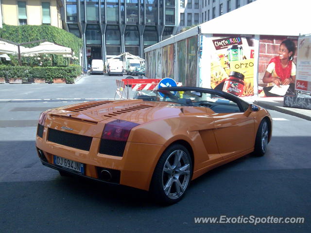 Lamborghini Gallardo spotted in Milano, Italy