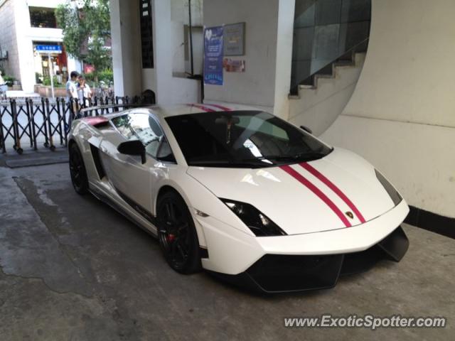 Lamborghini Gallardo spotted in Shanghai, China