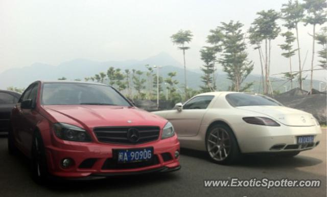 Mercedes SLS AMG spotted in Fuzhou,Fujian, China