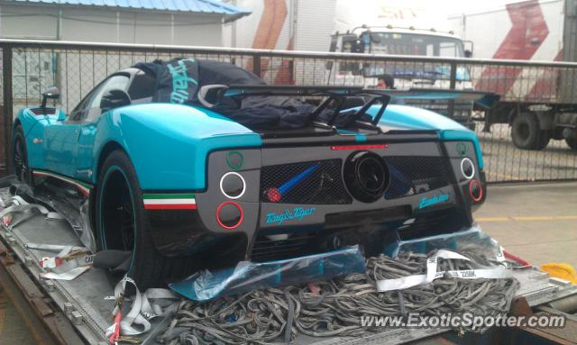 Pagani Zonda spotted in SHANGHAI, China