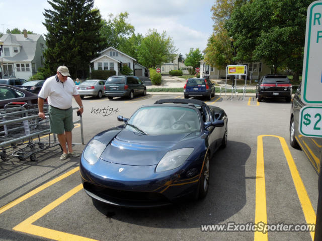 Tesla Roadster spotted in Barrington, Illinois