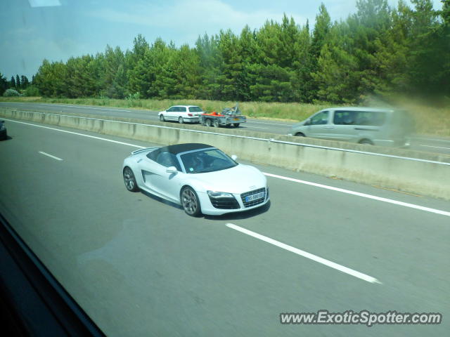 Audi R8 spotted in Highway, France