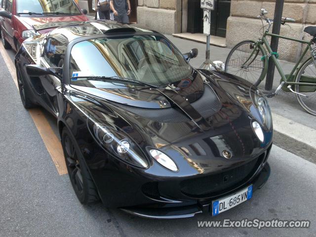 Lotus Exige spotted in Milano, Italy