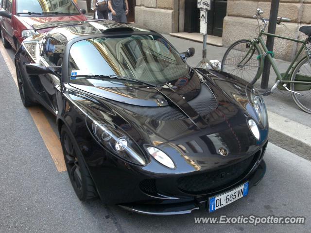 Lotus Exige spotted in Milano, Italy