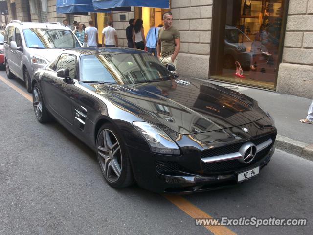 Mercedes SLS AMG spotted in Milano, Italy