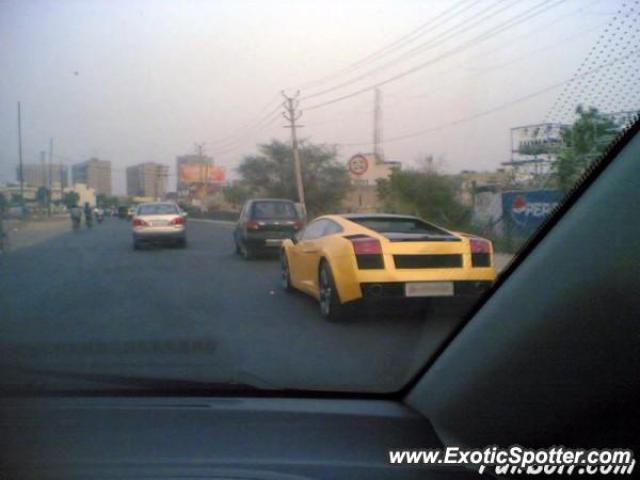 Lamborghini Gallardo spotted in New delhi, India