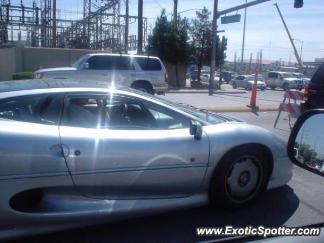 Jaguar XJ220 spotted in Las Vegas, Nevada