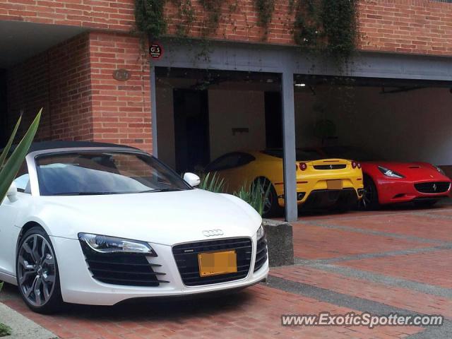 Audi R8 spotted in Bogota, Colombia