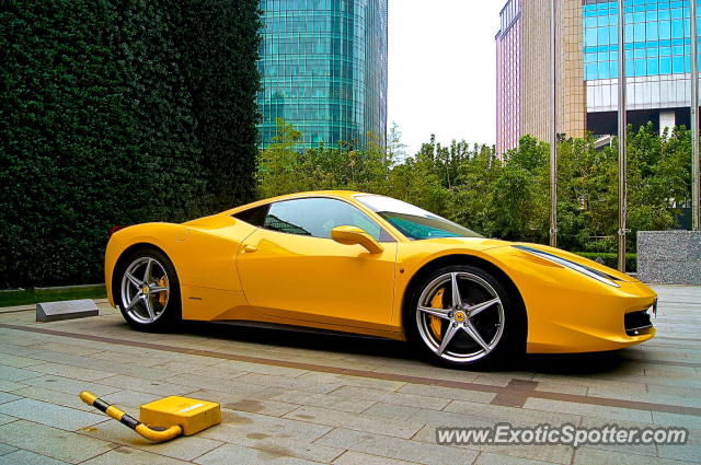 Ferrari 458 Italia spotted in Shanghai, China