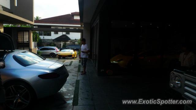 Lamborghini Gallardo spotted in Manila, Philippines