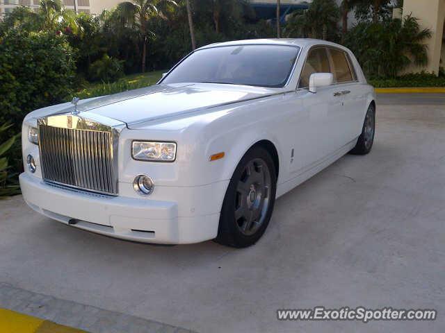 Rolls Royce Phantom spotted in Cancun, Mexico