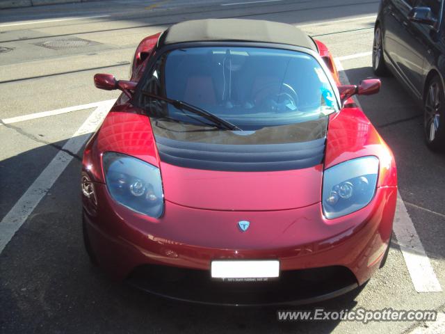 Tesla Roadster spotted in Zurich, Switzerland
