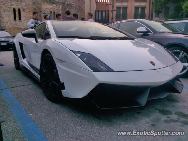 Lamborghini Gallardo spotted in Oderzo, Italy