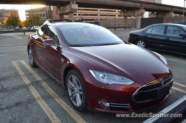 Tesla Model S spotted in Chicago, Illinois