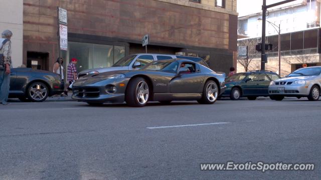 Dodge Viper spotted in Chicago, Illinois