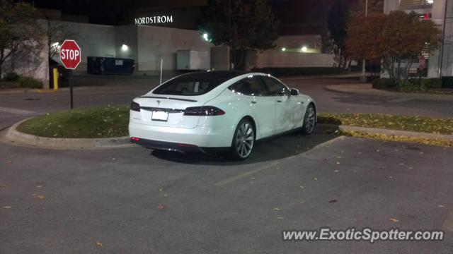 Tesla Model S spotted in Skokie, Illinois