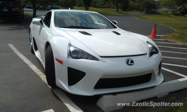 Lexus LFA spotted in Skokie, Illinois