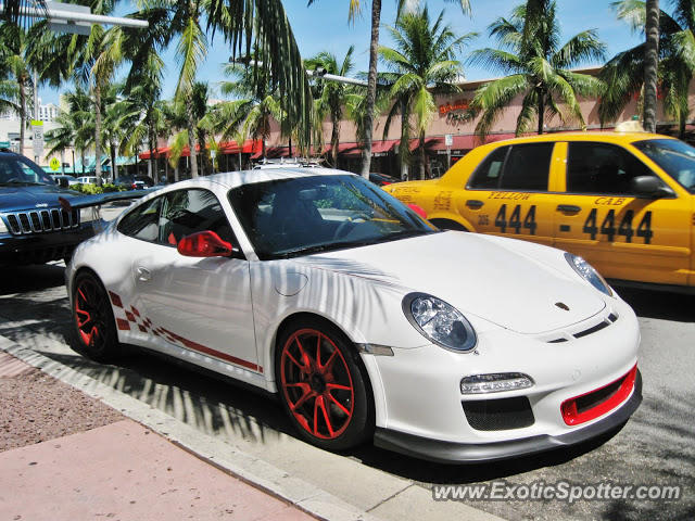 Porsche 911 GT3 spotted in Miami, Florida