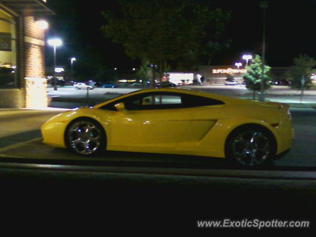 Lamborghini Gallardo spotted in Burnsville, Minnesota