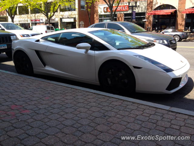 Lamborghini Gallardo spotted in West Hartford, Connecticut
