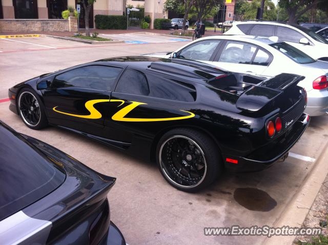 Lamborghini Diablo spotted in Dallas, Texas