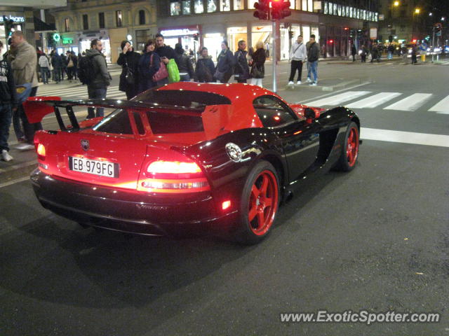 Dodge Viper spotted in Milano, Italy