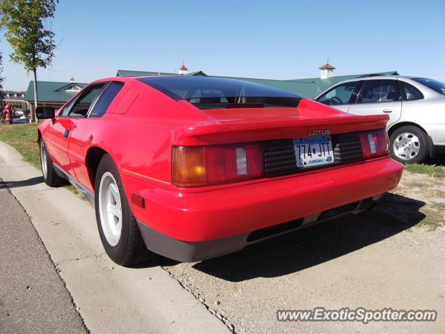 Lotus Esprit spotted in Chanhassen, Minnesota