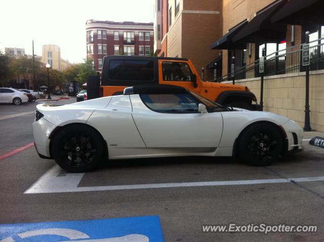 Tesla Roadster spotted in Dallas, Texas