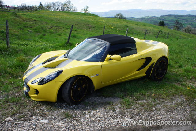 Lotus Elise spotted in Quintal, France
