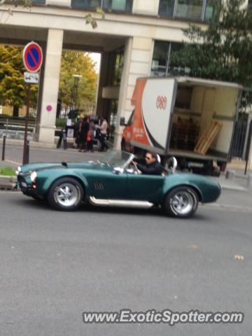 Shelby Cobra spotted in ¨Paris, France