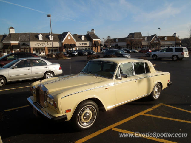 Rolls Royce Silver Shadow spotted in Barrington, Illinois