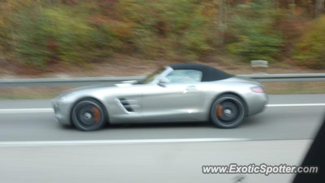 Mercedes SLS AMG spotted in Highway, Germany