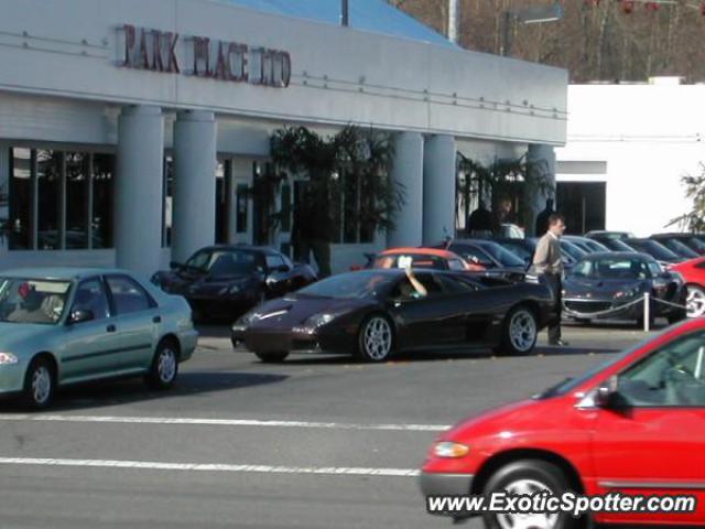 Lamborghini Diablo spotted in Bellevue, Washington