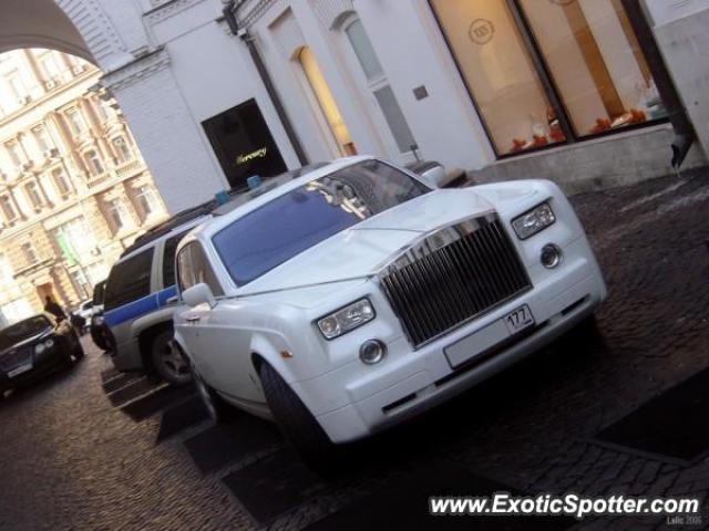 Rolls Royce Phantom spotted in Moscow, Russia