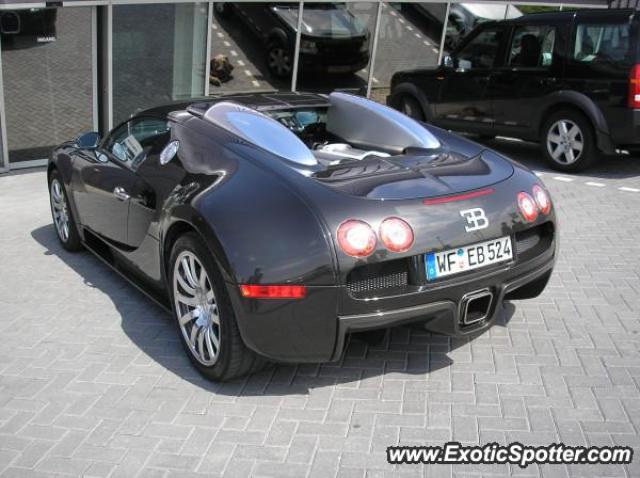 Bugatti Veyron spotted in Utrecht, Netherlands