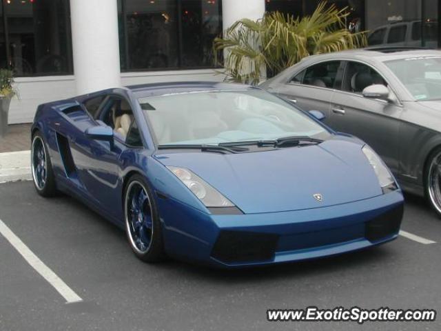 Lamborghini Gallardo spotted in Bellevue, Washington