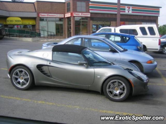 Lotus Elise spotted in Calgary (a.k.a Dubai West), Canada