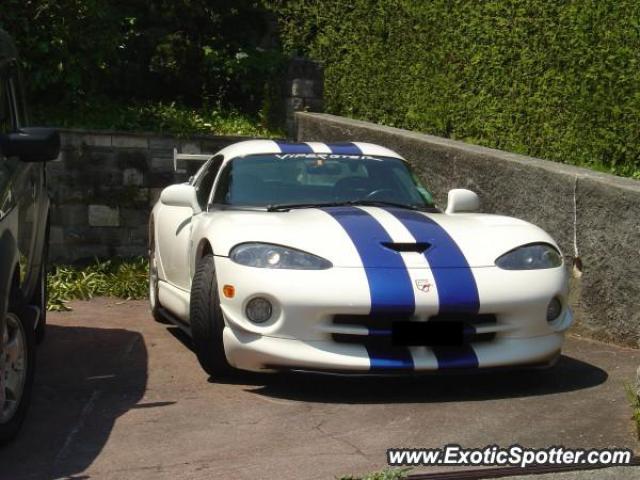 Dodge Viper spotted in Lutry, Switzerland