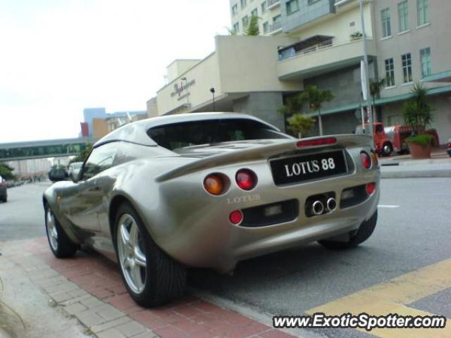 Lotus Elise spotted in Damansara, Malaysia
