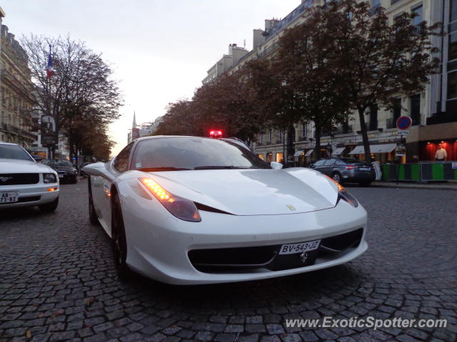 Ferrari 458 Italia spotted in París, France