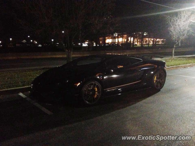 Lamborghini Gallardo spotted in St. Louis, Missouri