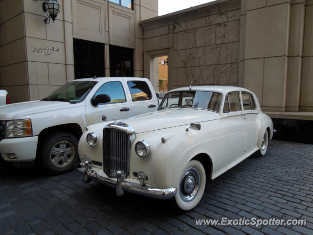 Bentley S Series spotted in Chicago, Illinois