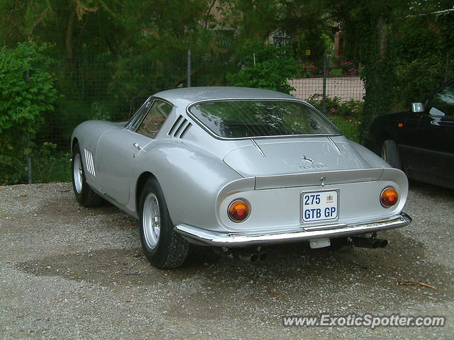 Ferrari 275 spotted in Cape town, South Africa