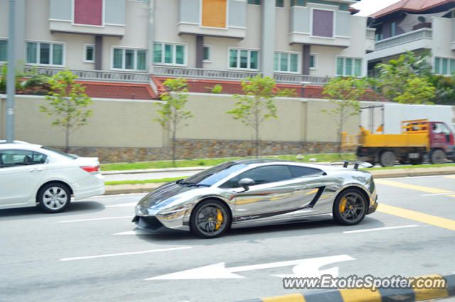 Lamborghini Gallardo spotted in Publika, Malaysia