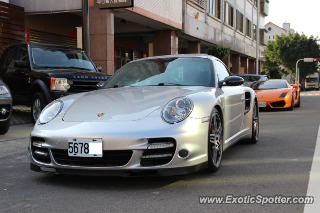 Lamborghini Gallardo spotted in Taichung, Taiwan