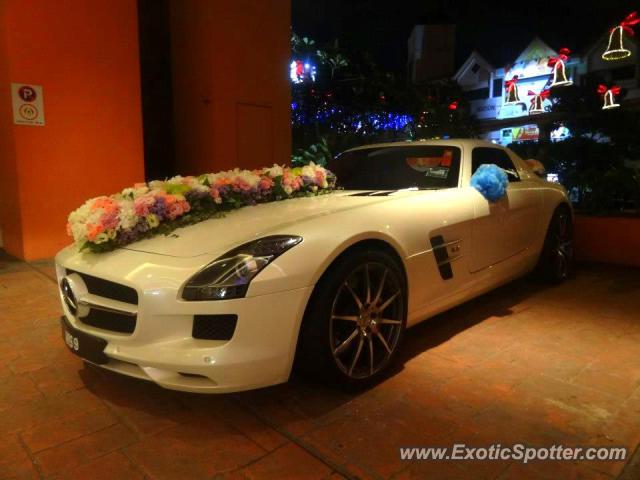 Mercedes SLS AMG spotted in Sunway, Malaysia