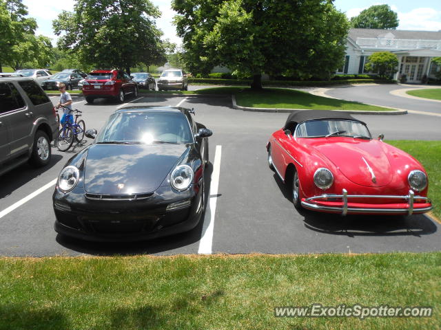 Porsche 911 GT3 spotted in Wilmette, Illinois