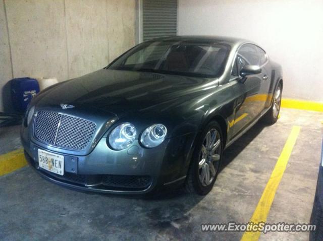 Bentley Continental spotted in Acapulco, Mexico
