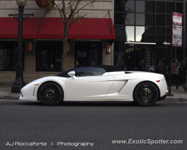 Lamborghini Gallardo spotted in Chicago, Illinois