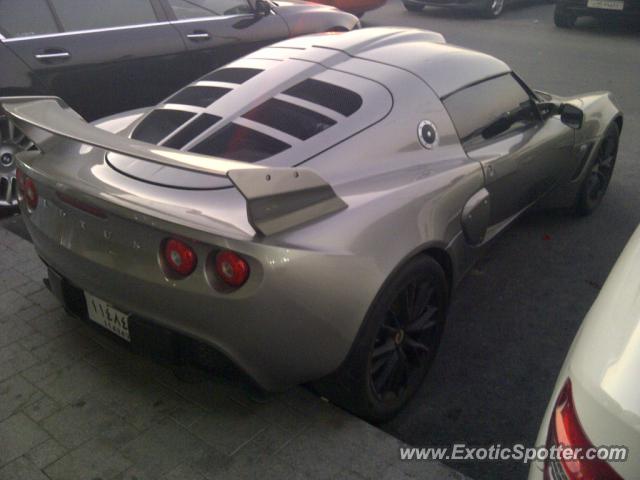 Lotus Exige spotted in Doha, Qatar